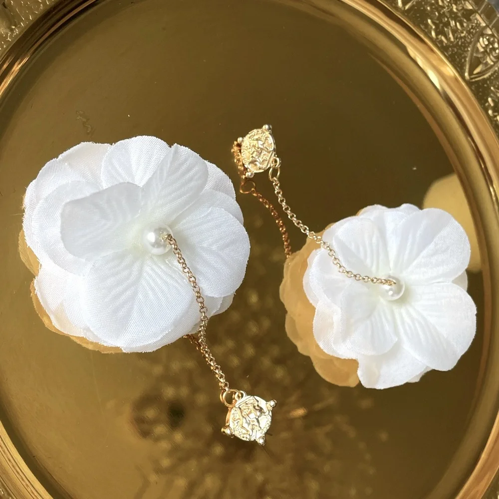 Urban Outfitters Flowers Dangle Earrings